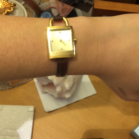 Coach watch - Picture 3 of 4